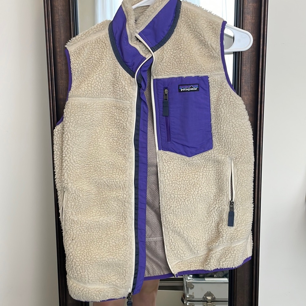 Patagonia Sherpa Vest with Purple Accents (size M) (women’s)